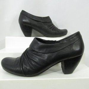 Bear Traps 8.5 Black Leather Ankle Booties Shoeties Y2K Chunky Block Heel